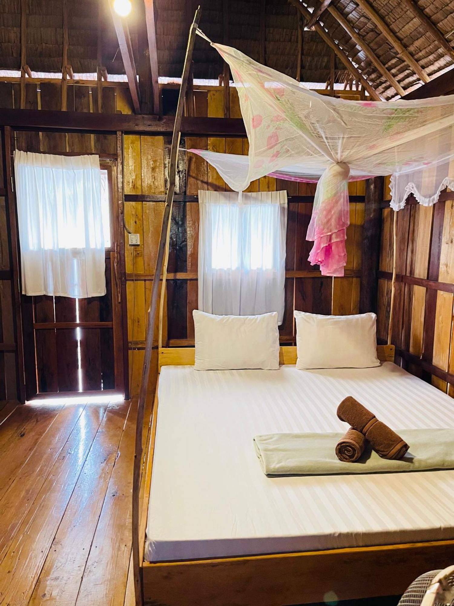 Lily'S Riverhouse Prek Svay Village Exterior photo